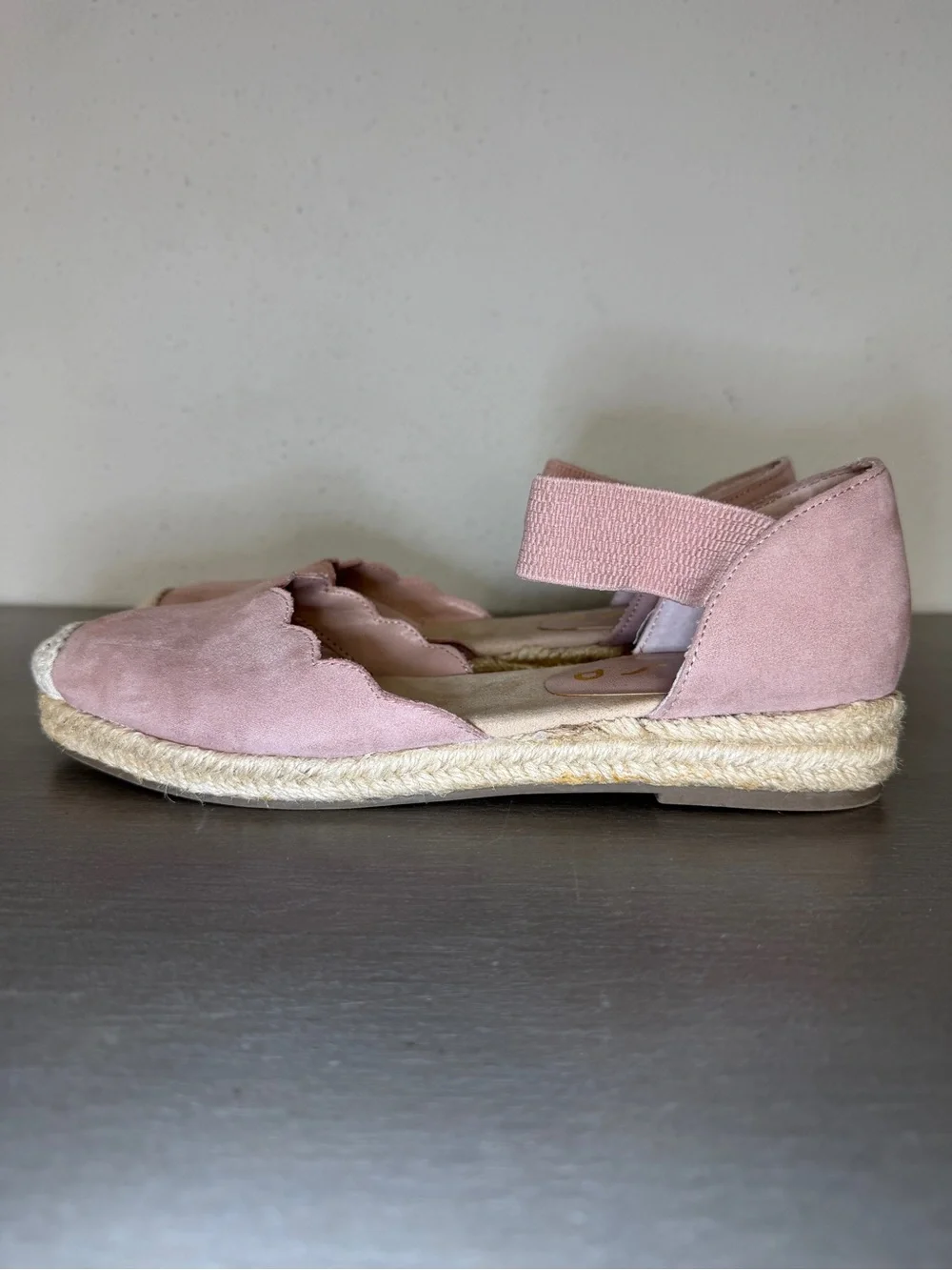 Unisa Women’s Pink Strappy Wedge Closed Toe Sandals Size 8M Slip On Dressy